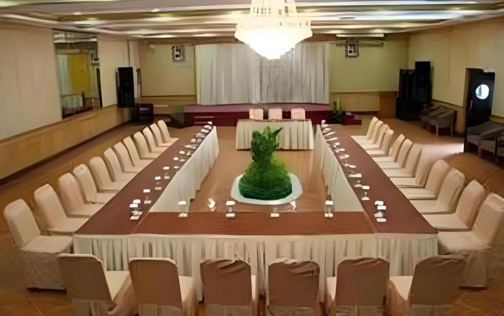 Hotel Pardede International Medan Zewnętrze zdjęcie